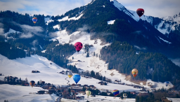 Festival International de Ballons de Château d'Oex: les drones ne voleront pas au dessus des montgolfières cette année
